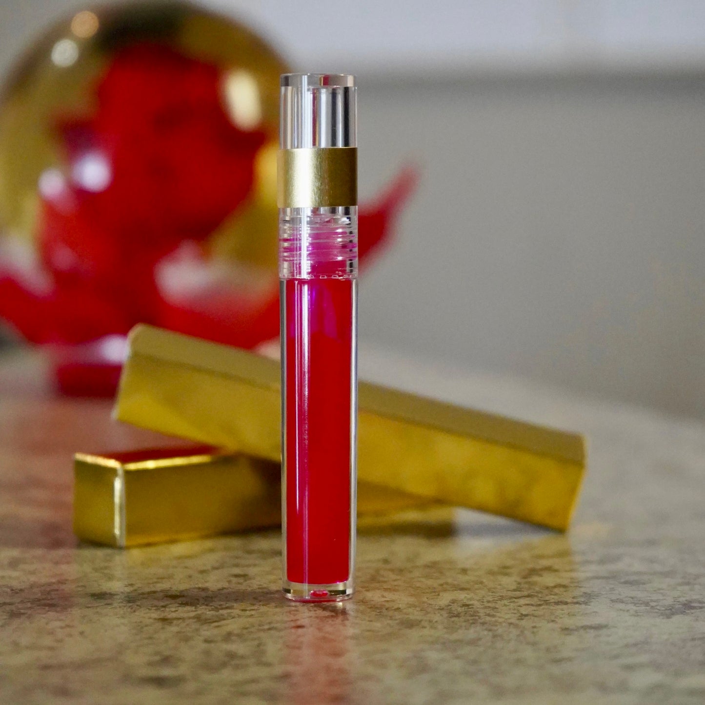 Brightening lipgloss